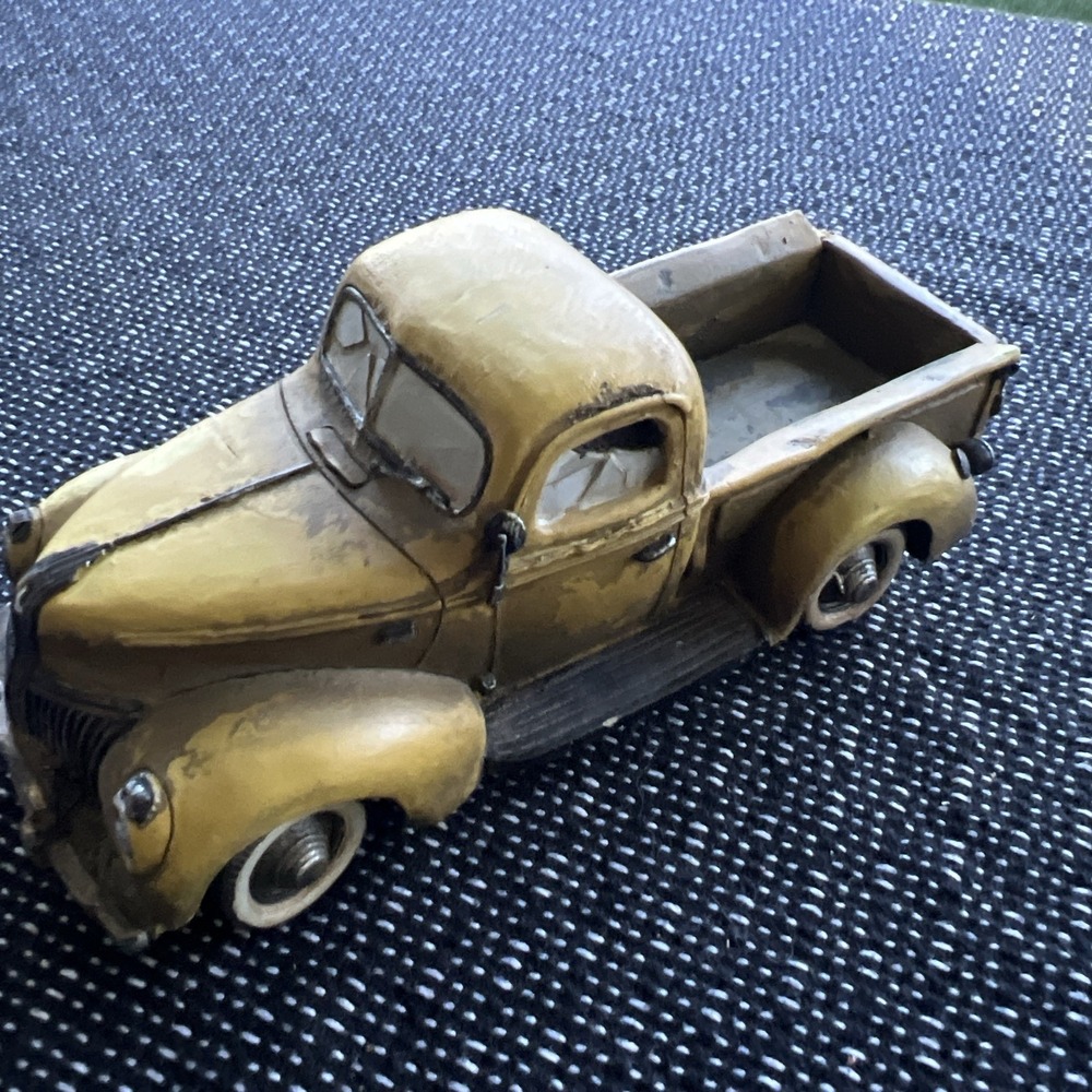 Vintage-Style Toy Pickup Truck